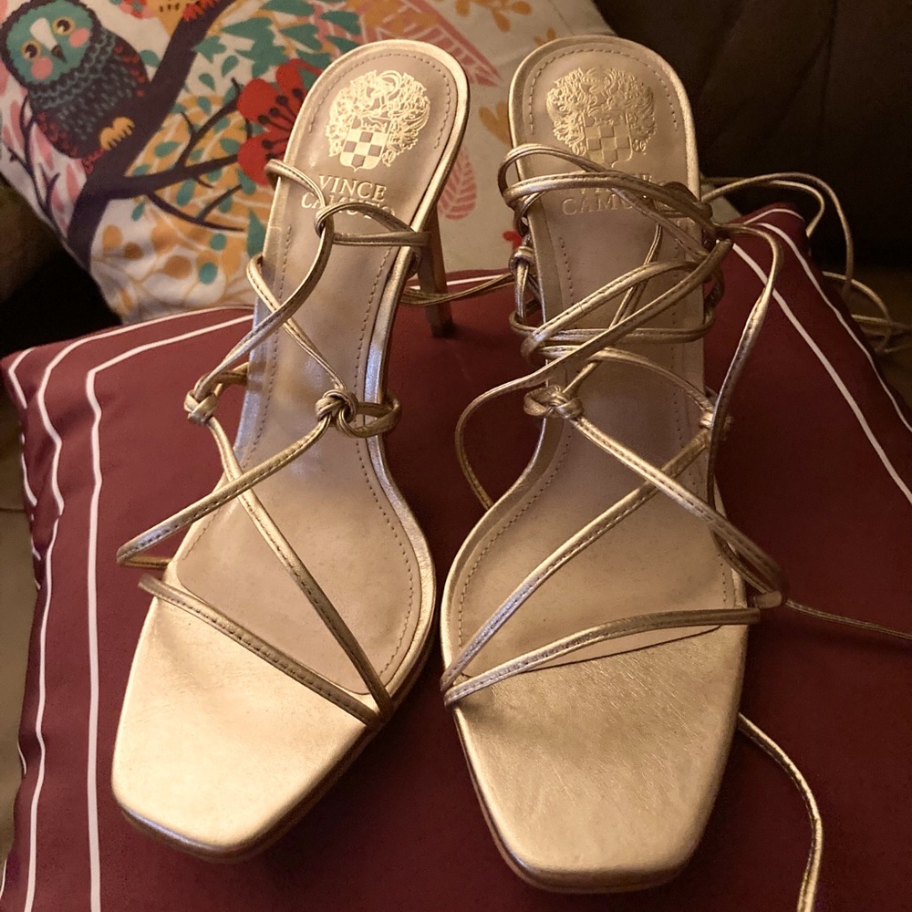 Vince Camuto brand new strappy heels 👠